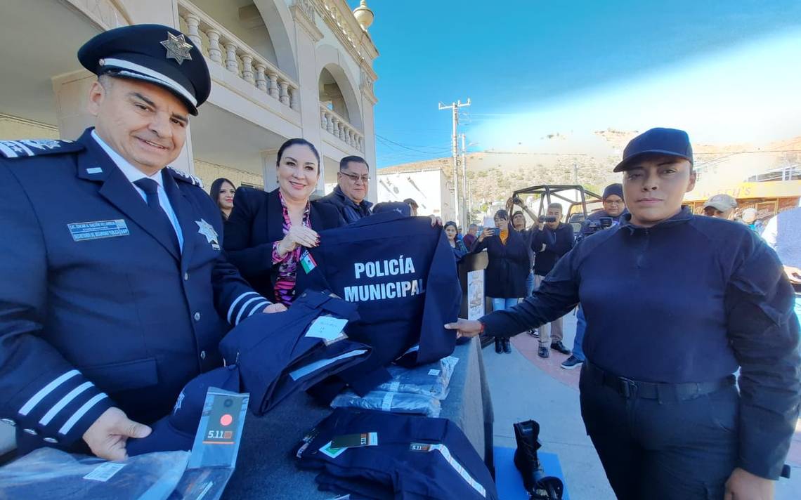 Entregan Uniformes Nuevos A Polic As Municipales De Canatl N Durango El Sol De Durango